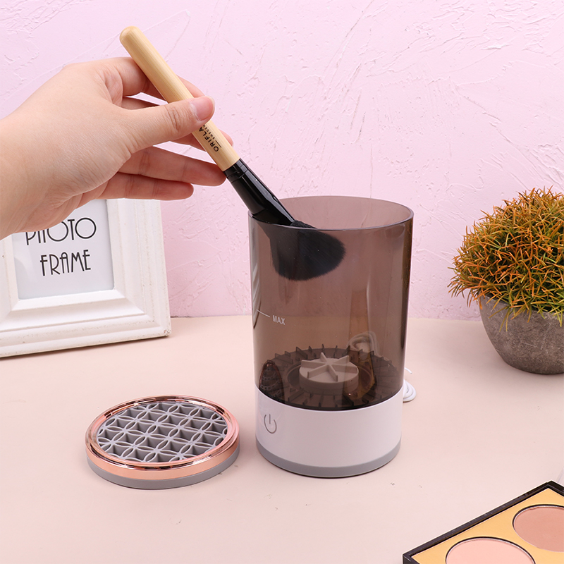 GlamSpin™ Brush Cleaning & Sanitizing Station